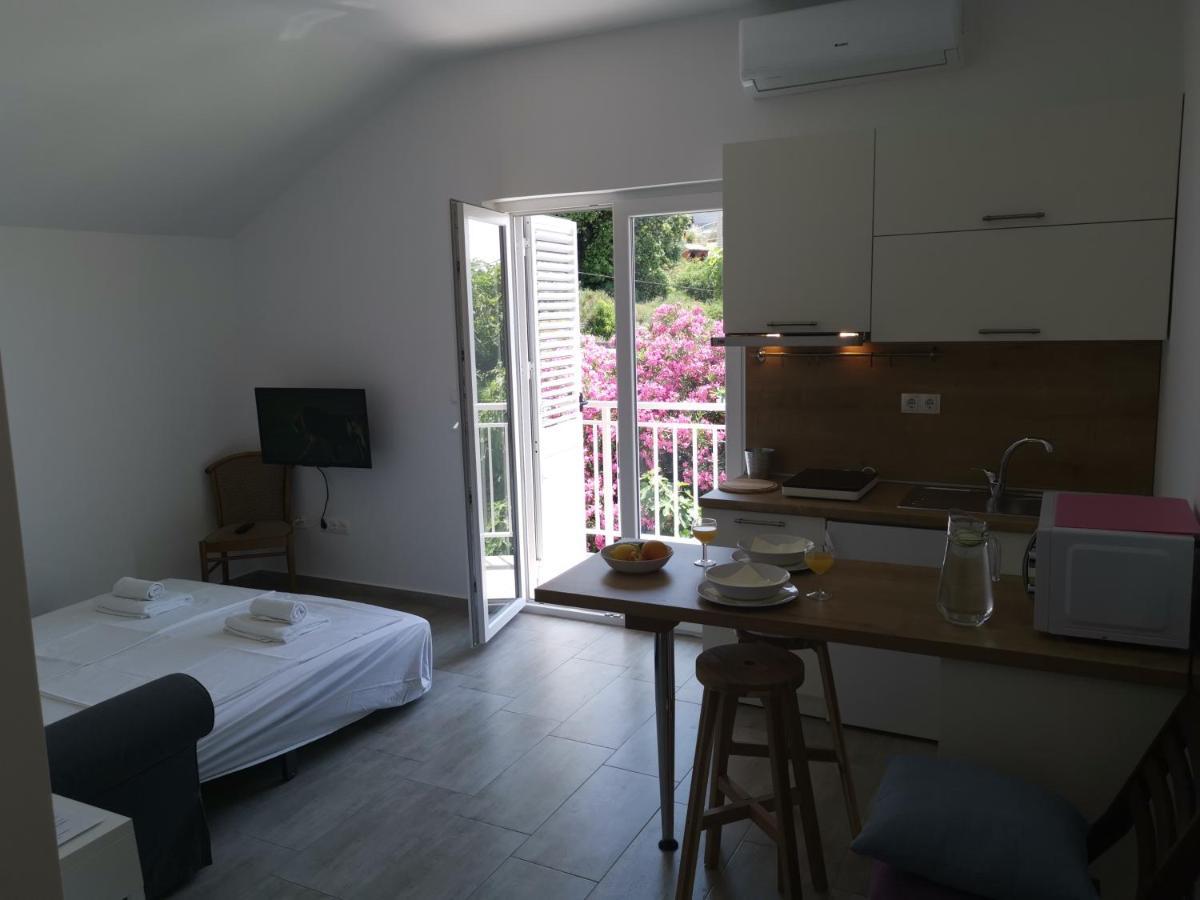 לוקבה Apartments Zina מראה חיצוני תמונה