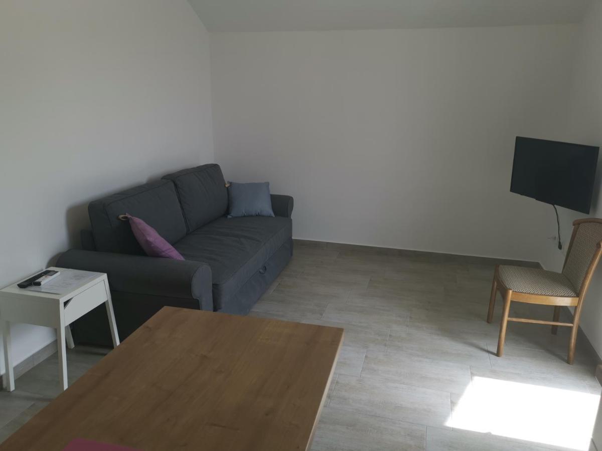 לוקבה Apartments Zina מראה חיצוני תמונה