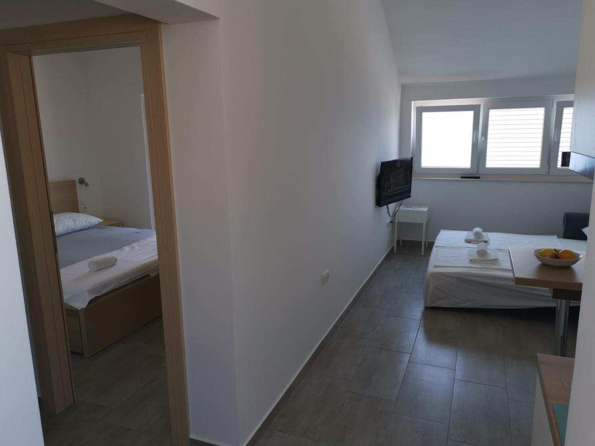 לוקבה Apartments Zina מראה חיצוני תמונה