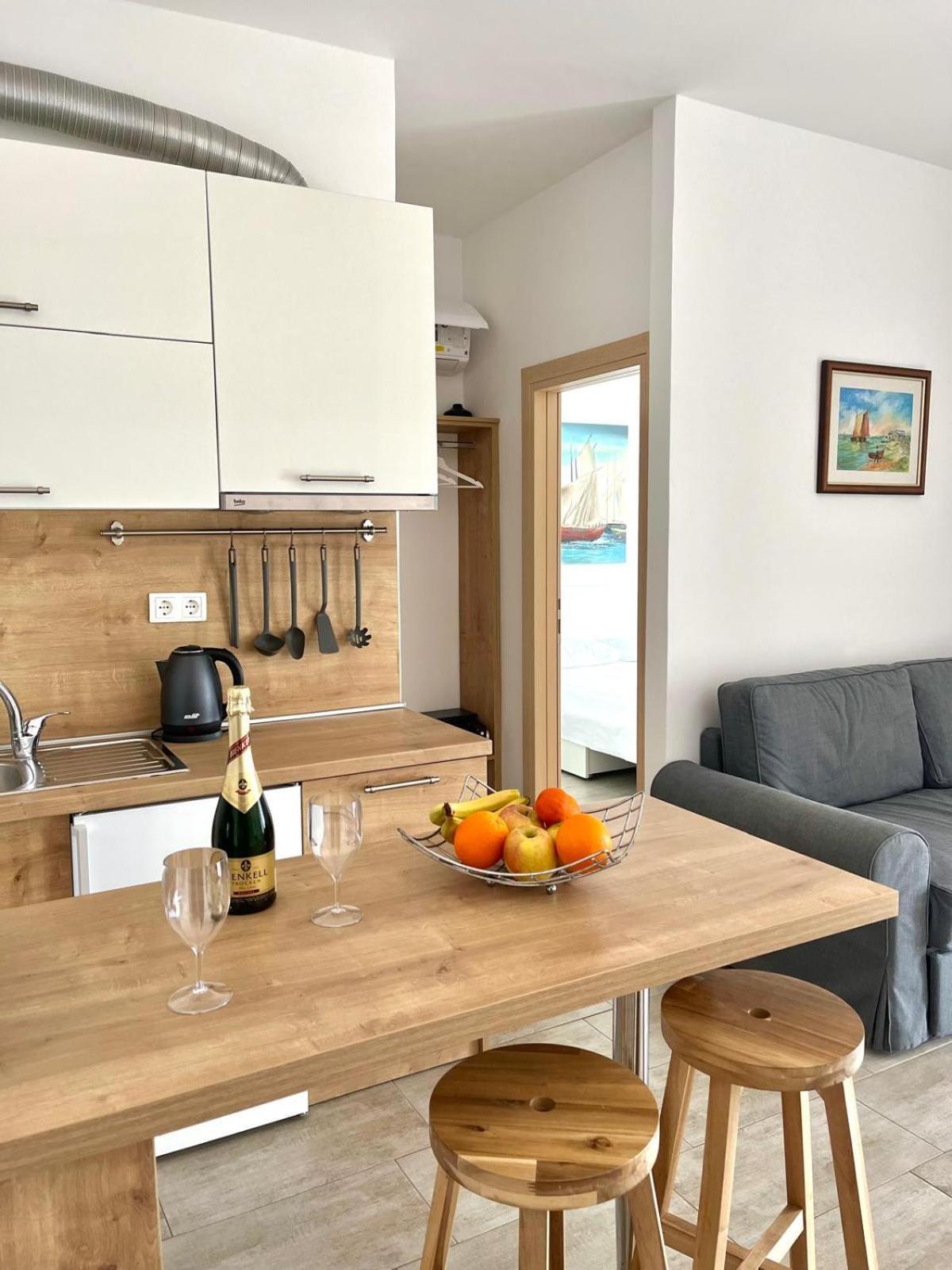 לוקבה Apartments Zina מראה חיצוני תמונה