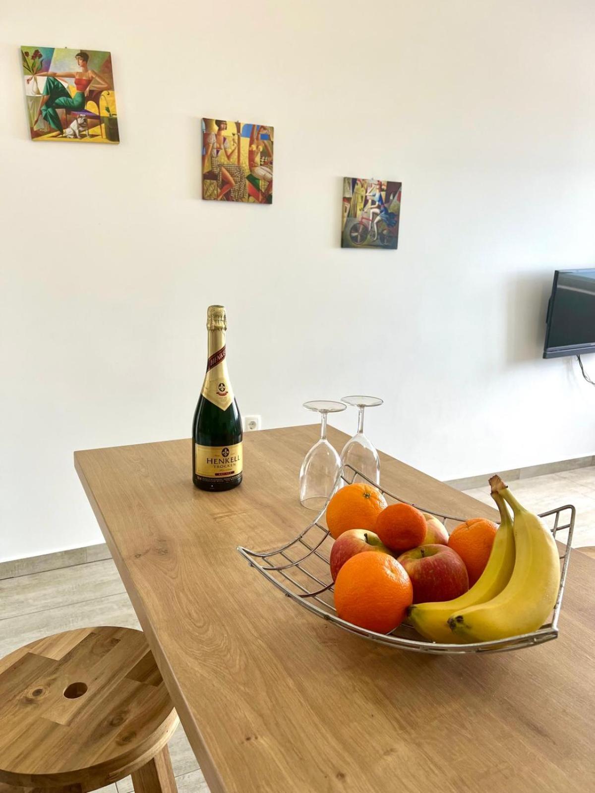 לוקבה Apartments Zina מראה חיצוני תמונה