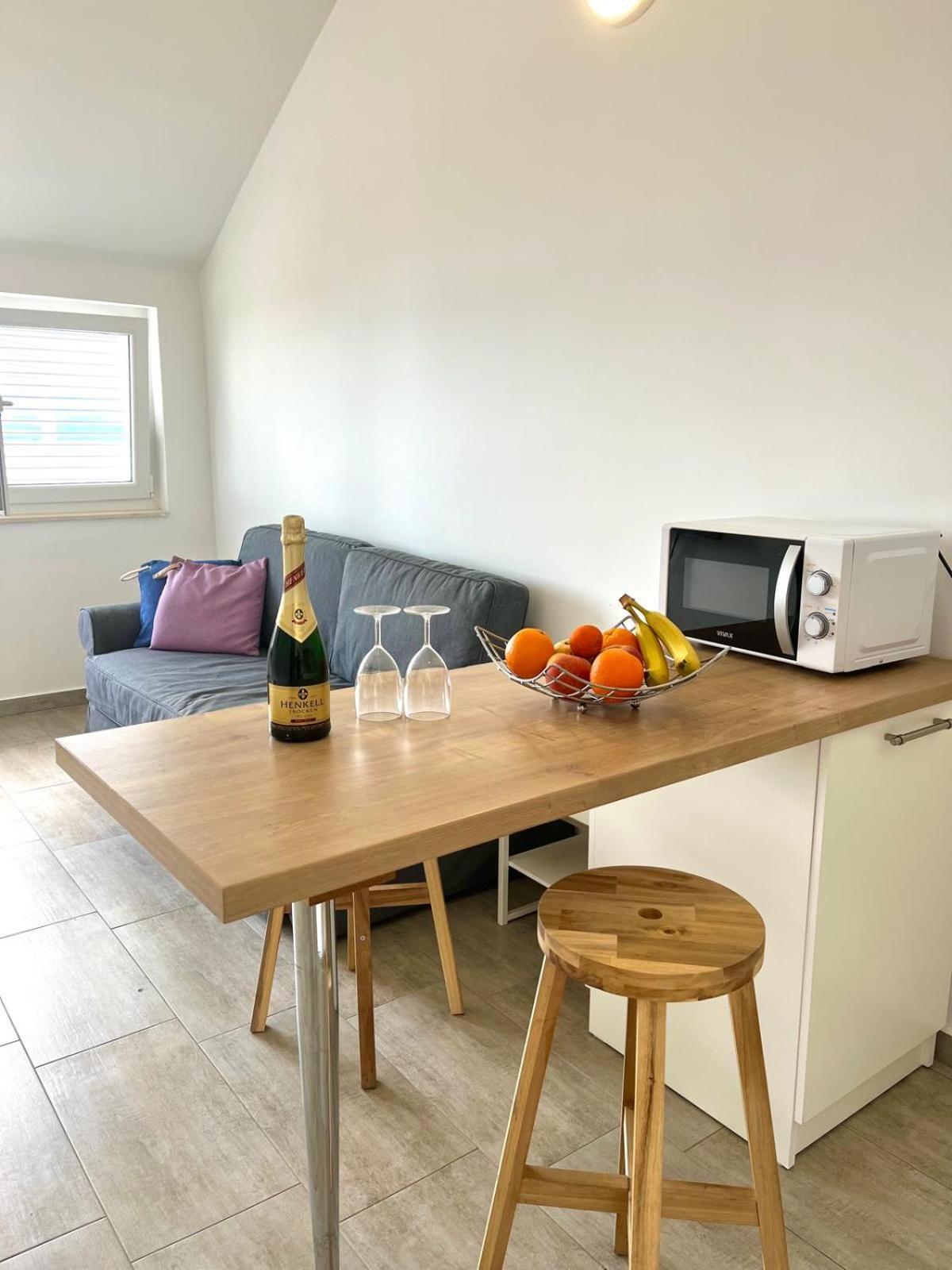לוקבה Apartments Zina מראה חיצוני תמונה